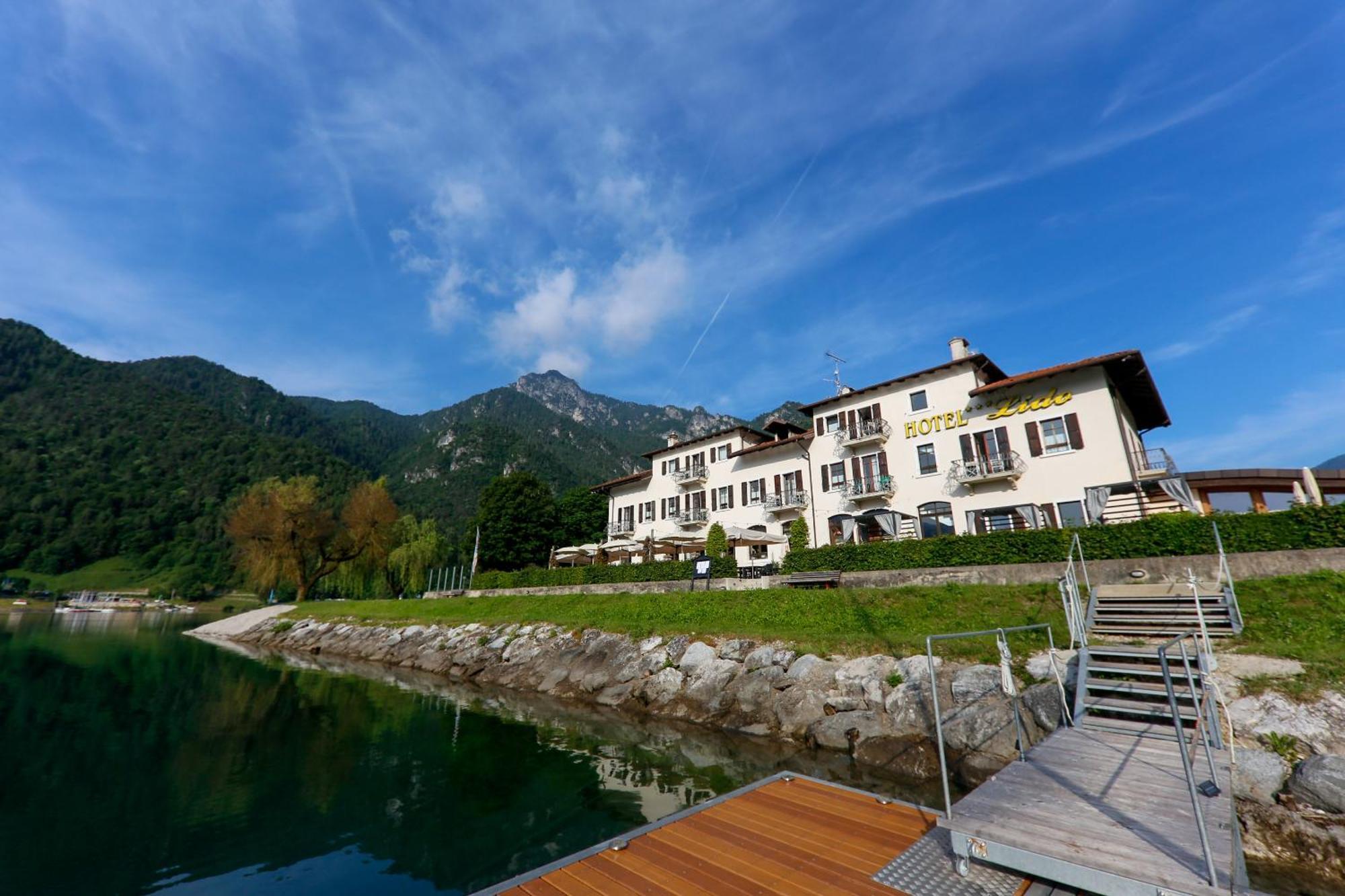 Hotel Lido Pieve Di Ledro Exterior photo