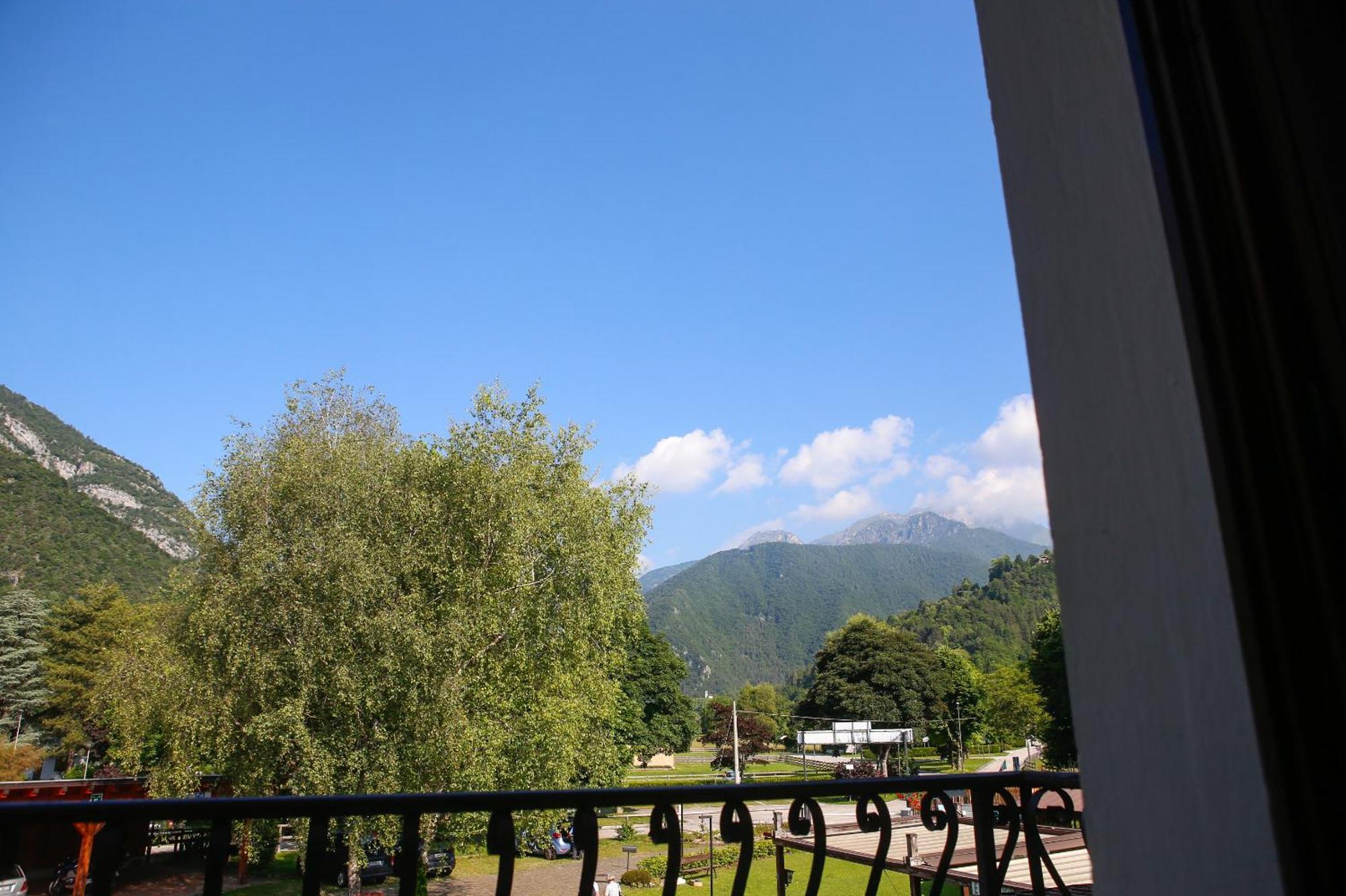 Hotel Lido Pieve Di Ledro Exterior photo