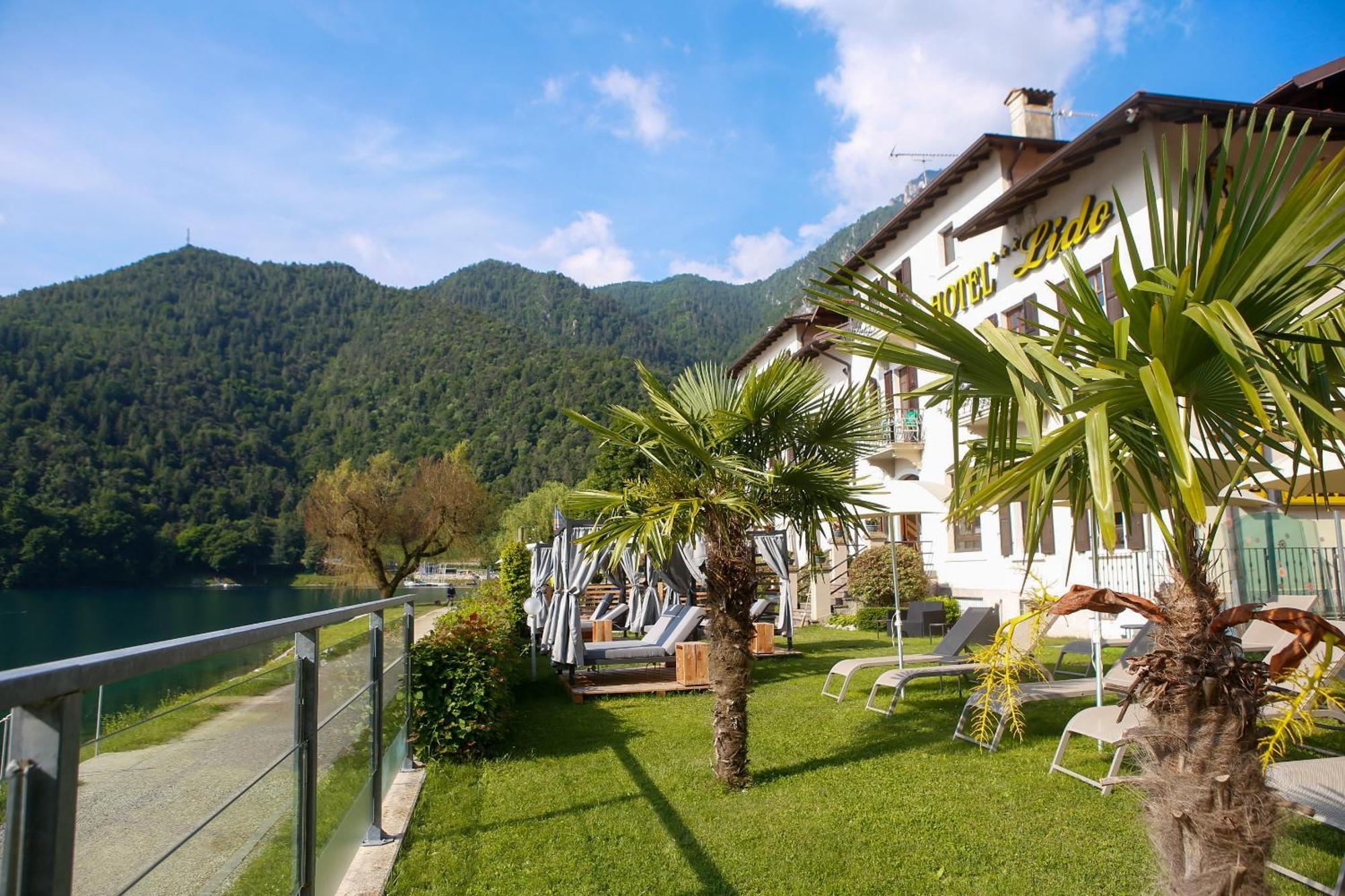 Hotel Lido Pieve Di Ledro Exterior photo