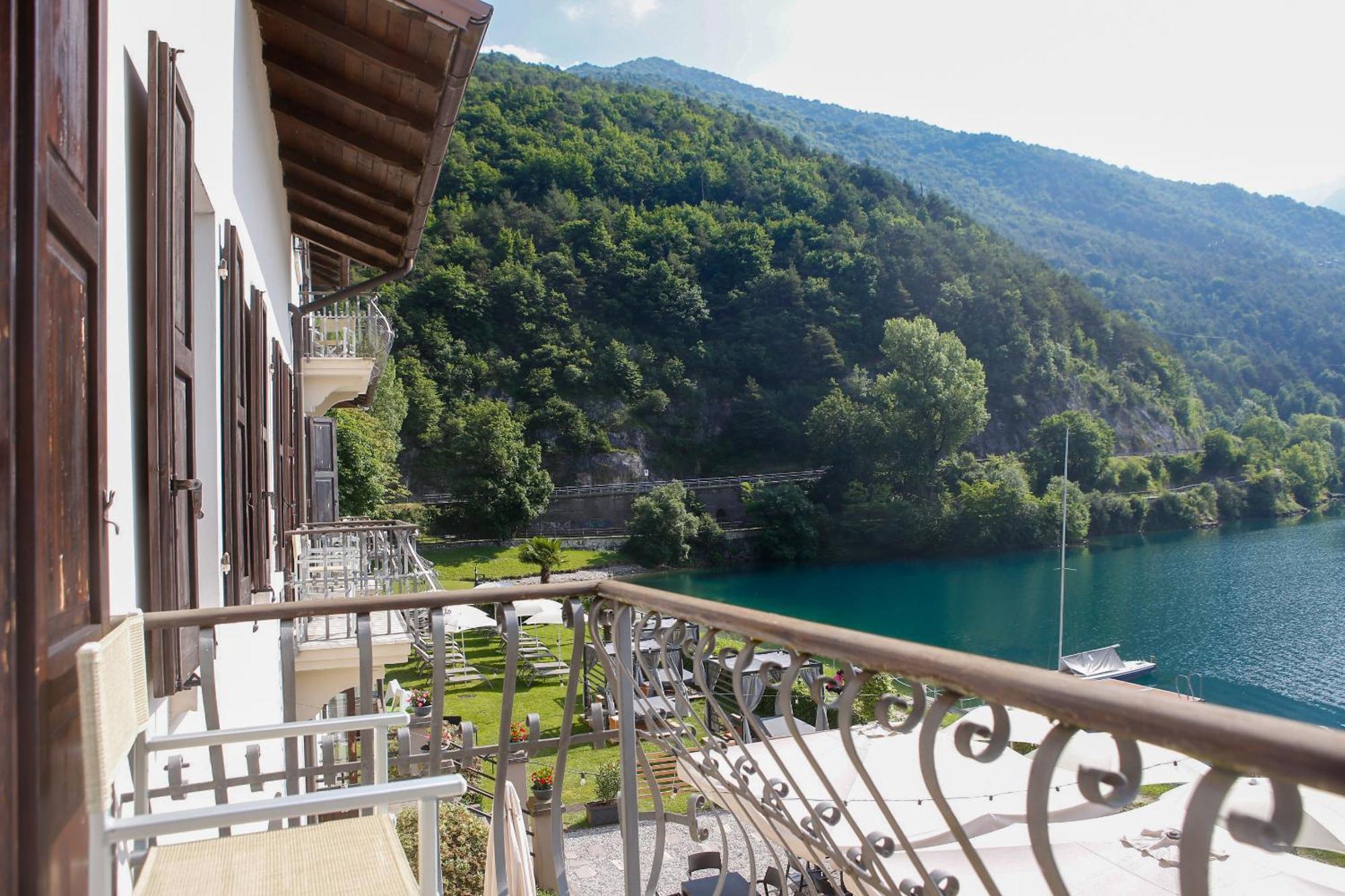 Hotel Lido Pieve Di Ledro Exterior photo